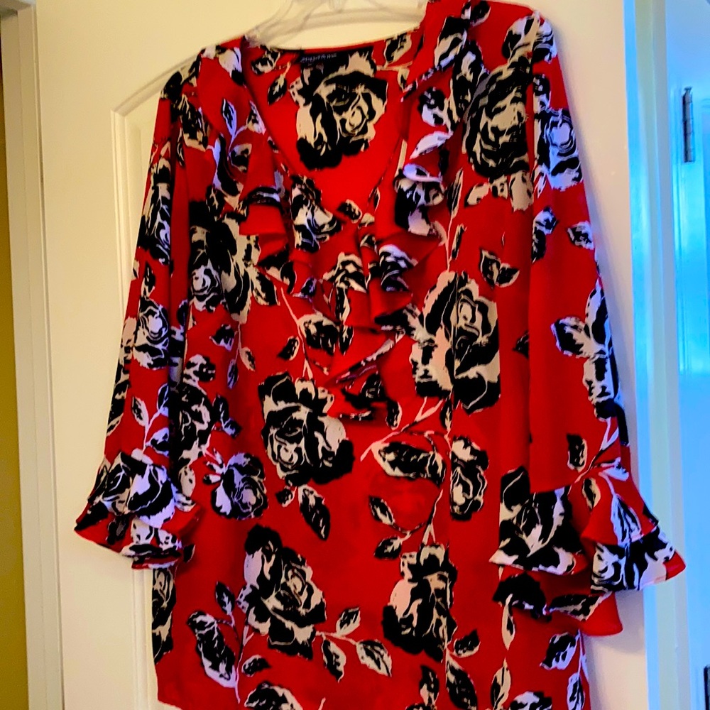 Lovely blouse almost new